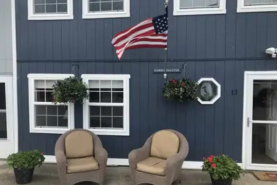Image de The Wayward Sailor's Boathouse - Minutes to Cedar Point