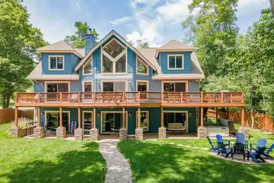 Image de Dog Friendly, Private Dock, Fire Pit & Cozy Interiors