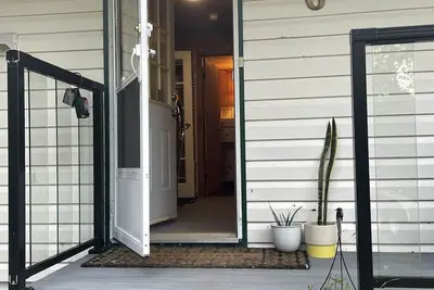 Image de Choose you our adventure here. All the activities at this 4 season cabin.