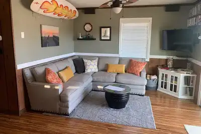 Image de Saline Solution - Cozy Cottage 3 blocks from ocean