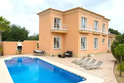 Image de Magnifique maison de vacances privée avec Wifi, piscine privée, climatisation, Tv, patio, parking