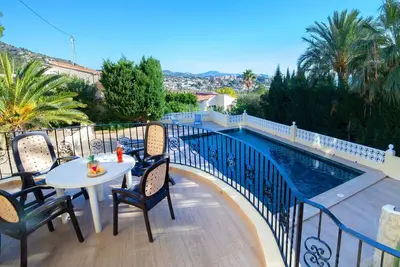 Magnifique maison de vacances privée avec Wifi, piscine privée, climatisation, Tv, patio, parking