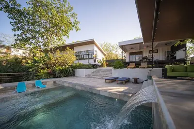 Image de Beautiful Spacious 4 Bedroom Villa with 30' Infinity Pool