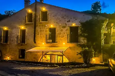 Image de 1800 year watermill 5-Bed farm house in Penaguila