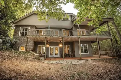 Image de Beautiful 4 bedroom home on Lake Hartwell