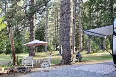 Image de Salem Rv with a Lake and Creek, 15 mi to Lassen Np