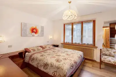 Image de Appartement 'A Due Passi Valdidentro' avec vue sur les montagnes et Wi-Fi.
