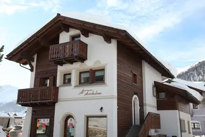Image de Appartement de vacances \"Arcobaleno Bianco\" avec vue sur les montagnes, Wi-Fi et jardin