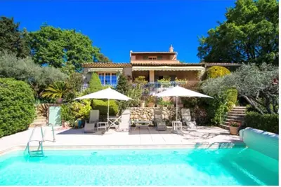 Image de Beautiful Provencal house with private pool in picturesque village not far from the sea