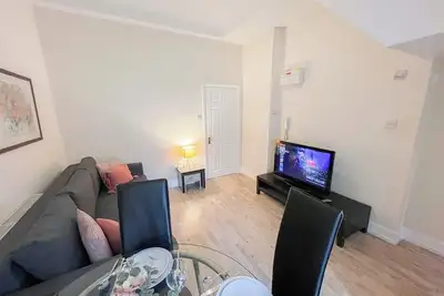 Image de Finsbury Park 1br Apt w/ Garden, Parking | Arsenal