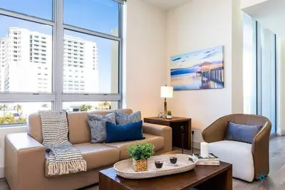 Image de Rooftop Pool+ Gym |Hollywood Beach Broad–walk