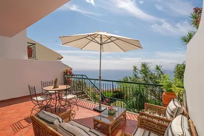 Image de Panoramic views of sea | Moradia Falesia
