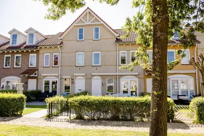Image de Vacation home on the lock platform on the waterfront