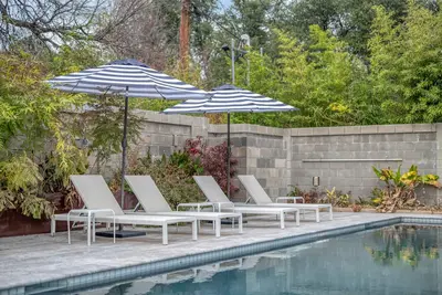 Image de Gorgeous Home & Pool + Close to Dt - Windsor Place