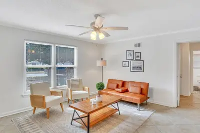 Image de Large Fully furnished great for travel professionals