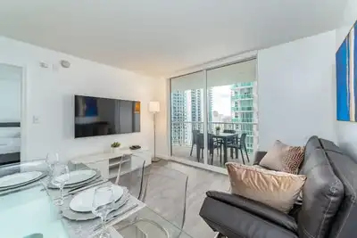 Image de Stylish 2br Apt w/Ocean View, Free Parking