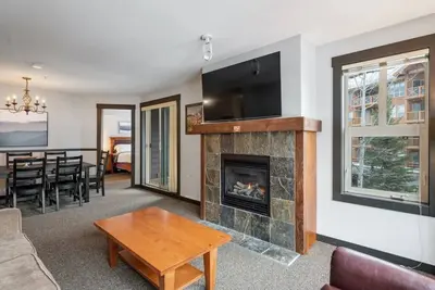 Image de Spacious 3-Br 3-Ba | Ski In/Out | Pool & Hot Tubs | In Heart of Panorama Resort