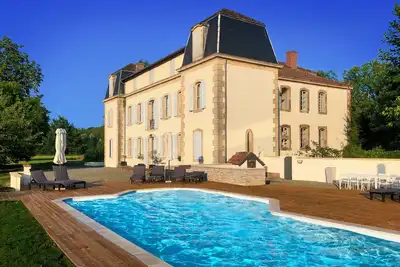 Image de Chateau De La Coutere, Votre château privé, avec piscine situé une vallée privée