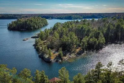 Image de 5 bedroom, 4 bath, Lake Joseph, Sunsets! Amazing views! Privacy! Old Muskoka!