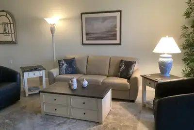 Image de Building in Lakewood Ranch? Need a temporary place to stay?