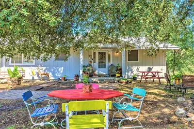 Image de Spacieux près de Yosemite - salle de jeux pour 13 personnes - 2000 pieds carrés