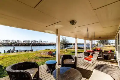 Image de Matagorda town side River front night light onDock Family beach & fishing trips!