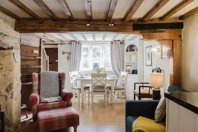 Image de A beautifully presented two bedroom Cotswold stone cottage in the Cotswolds - Cobblers Cottage, More