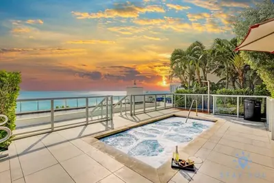 Image de Best Stay–Rooftop Pool  & Hot Tub|Hollywood Beach