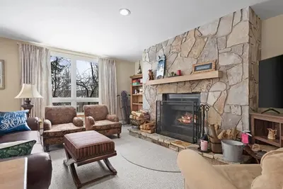 Image de The Slope Side Lodge, Ski off w/ Fireplace!