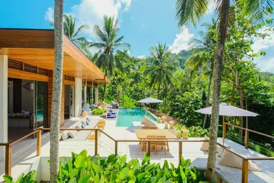 Image de Four Bedroom Villa with Private Pool with Sea View in Lombok