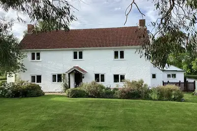 Image de Large country house