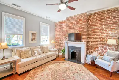 Image de The Maison Bleue on Liberty