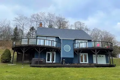 Image de Cottage on Lake Ontario