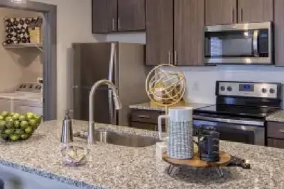 Image de New town homes, nice beautiful neighborhood, shopping centers close by walking