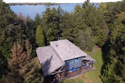 Image de 5 bdrm, 3 bath, Lake Muskoka, Guest Cottage! Private! Sunsets!