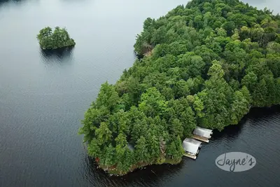 Image de Camp Meda on Meda Island on Lake Muskoka! Complete Privacy! Sauna!