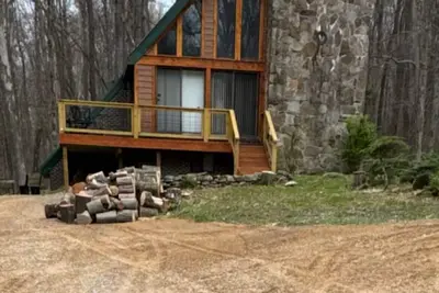 Image de A-Frame-Away cozy secluded cabin minutes from 7Springs