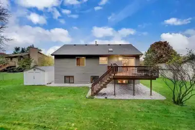 Image de Quiet neighborhood near Moa, Msp & MNZoo. 5mins from Skate Park & Lebanon Hills.