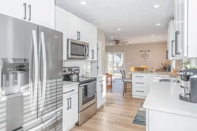 Image de Renovated Bonnet Shores Home with all the Amenities!