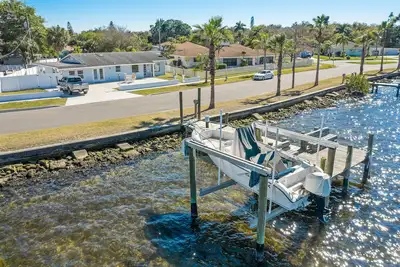 Image de Manatee River Paradise with pool and dock awaits you!