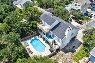 Image de 3-Story Dog-Friendly Oceanside Home w/Private Pool, Game Room, Hot Tub, & Grill