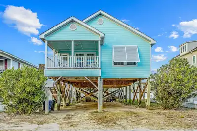 Image de Third-row cottage featuring central Ac, private W/D & free WiFi