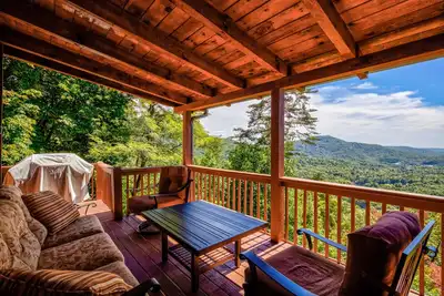 Image de Brilliant cabin with mountain view, fireplace, air hockey, central Ac & W/D