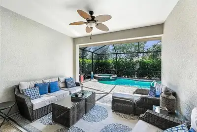 Image de Naples Elegance with private hot tub and Pool in amenity rich Winding Cypress