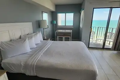 Image de Angled  Oceanfront Studio with Incredible Views! Palace Resort 1003 - Sleeps 4 guests