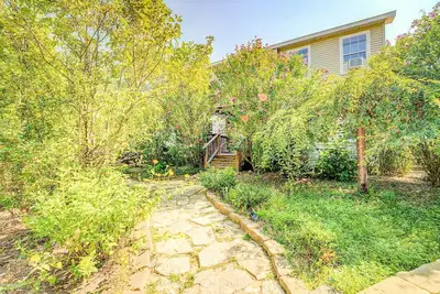 Image de Spacious, pet-friendly home with a pool and hot tub. Mins from Warren Dunes