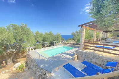 Image de Seafront Villa with private pool