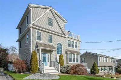 Image de Clean, Bright and Beautiful and Ocean Views!