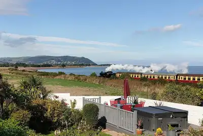 Headland Heights, 2 bed apartment, Hot Tub/Sea Views