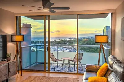 Image de The Watermark (Wm1102) Luxury 11th-floor 2 Bdr, balcony, Ac, remote work